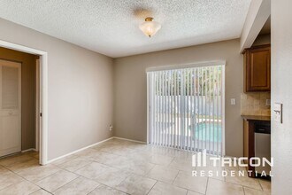 1708 Hibiscus Cir N in Oldsmar, FL - Foto de edificio - Building Photo