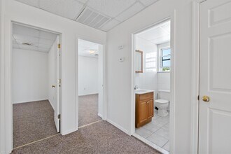 275 Centre Ave in Secaucus, NJ - Building Photo - Building Photo