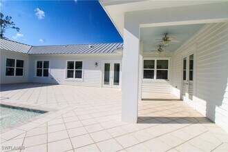 6184 Whitaker Rd in Naples, FL - Building Photo - Building Photo