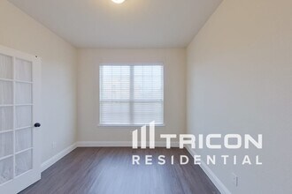 208 Melody Wy in Red Oak, TX - Building Photo - Building Photo