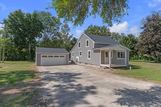 9045 Hillcrest Dr in Whitmore Lake, MI - Building Photo - Building Photo