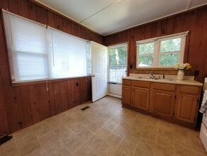 1011 Maple St in Elizabeth City, NC - Building Photo - Building Photo