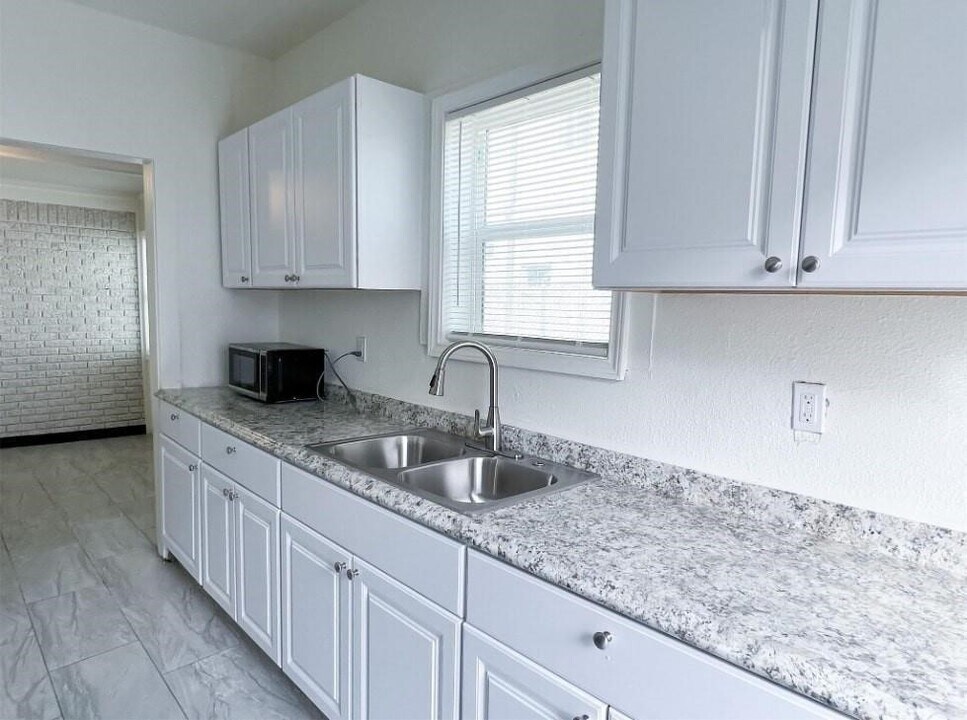 11 Norwood St in Houston, TX - Building Photo