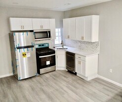 1536 S Napa St in Philadelphia, PA - Building Photo