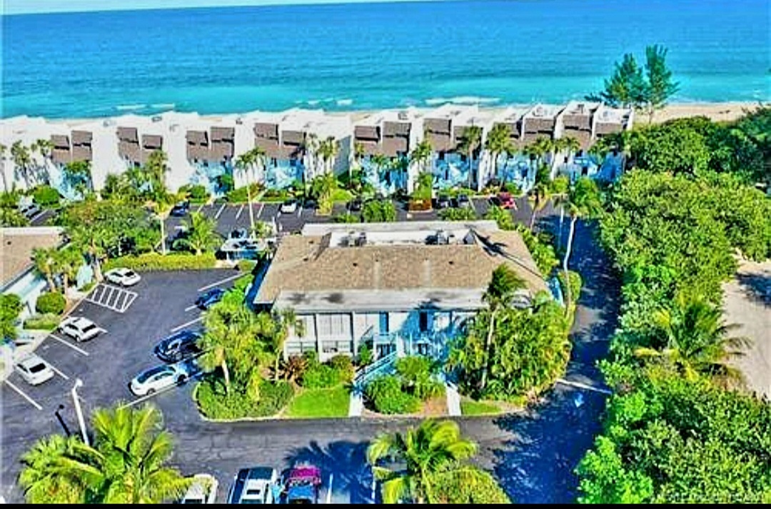 11000 S Ocean Dr, Unit 1-G in Jensen Beach, FL - Building Photo