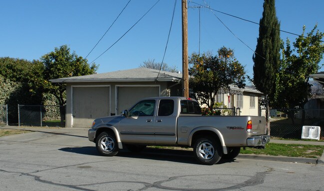 910 N 8th St in San Jose, CA - Building Photo - Building Photo