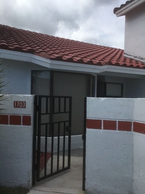 1703 San Remo Cir in Homestead, FL - Building Photo - Building Photo