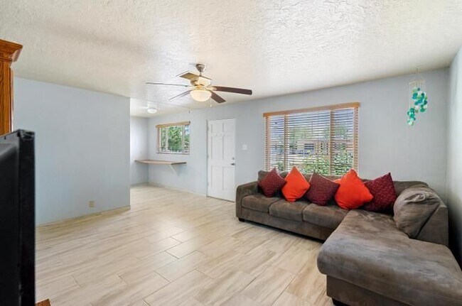 1512 Spence Ave SE in Albuquerque, NM - Building Photo - Building Photo