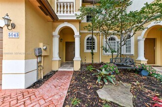 5043 SW 140th Terrace in Miramar, FL - Building Photo - Building Photo