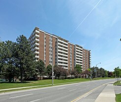 12 Deerford Rd Apartments