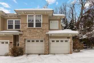 154 Copperstone Ct in Seven Hills, OH - Building Photo - Building Photo