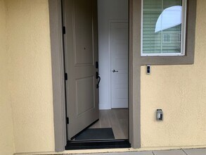 3481 Hampton Dr in Folsom, CA - Foto de edificio - Building Photo