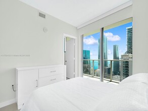 1100 S Miami Ave, Unit 3704 in Miami, FL - Building Photo - Building Photo