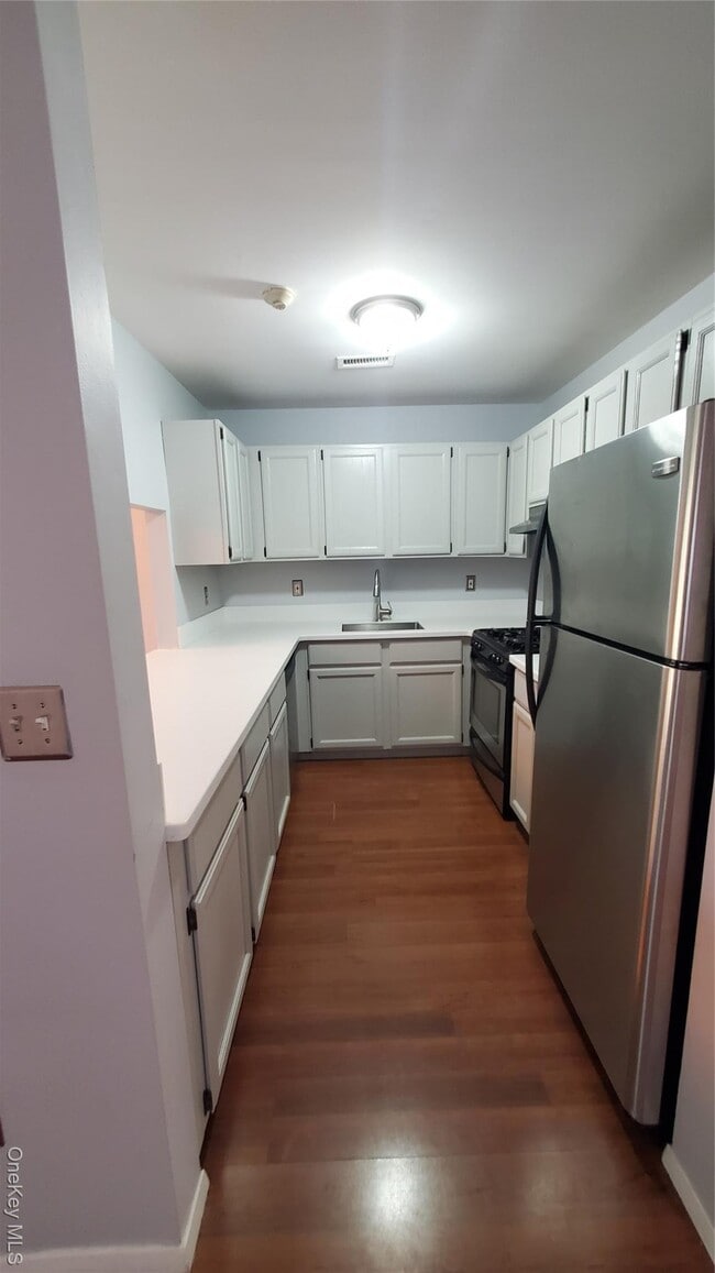 1404 Sara Cir in Port Jefferson Station, NY - Building Photo - Building Photo