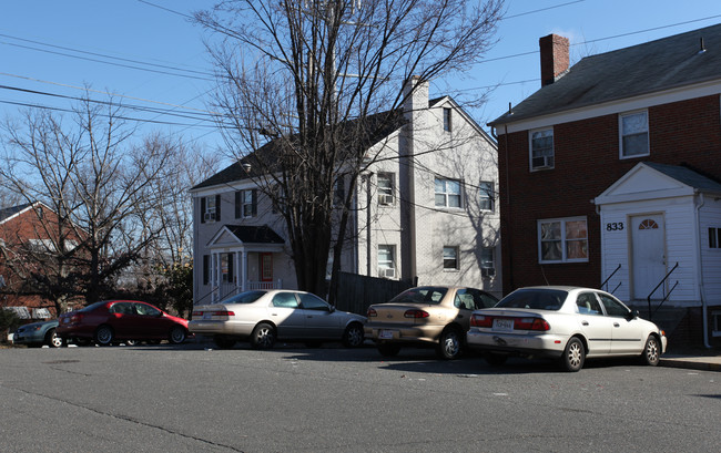 835 Fairview Ave in Takoma Park, MD - Foto de edificio - Building Photo