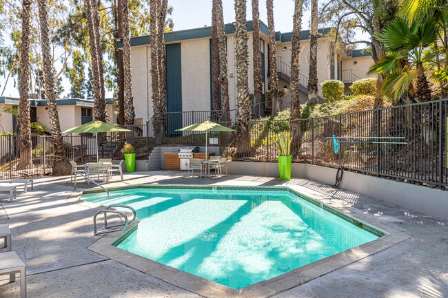 Trolley Palm in La Mesa, CA - Building Photo - Building Photo