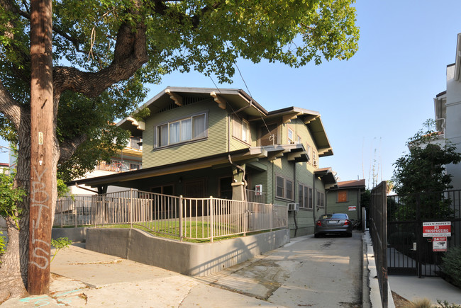 1819 Montrose St in Los Angeles, CA - Foto de edificio - Building Photo