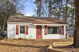 105 Beverly St in Hampton, VA - Building Photo