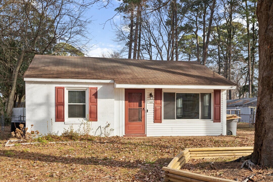 105 Beverly St in Hampton, VA - Building Photo