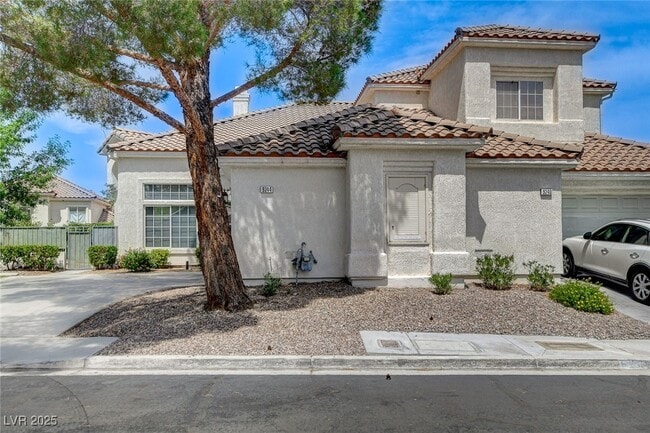 9244 Pitching Wedge Dr in Las Vegas, NV - Building Photo - Building Photo