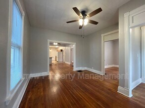 918 S 10th St in Lincoln, NE - Building Photo - Building Photo