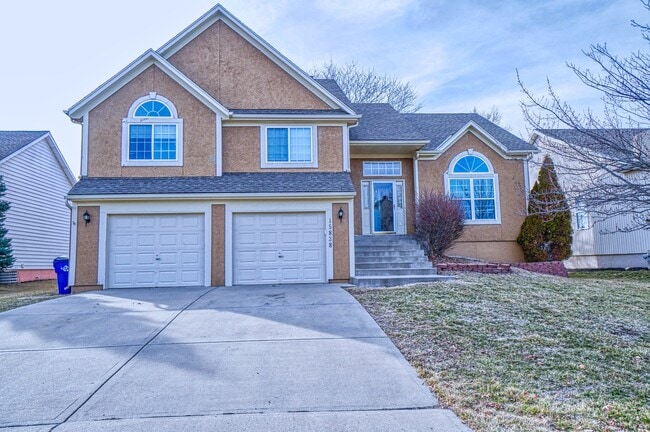 property at 15838 S Avalon St