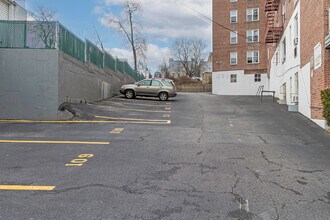 The Parkway Terrace in Yonkers, NY - Building Photo - Building Photo