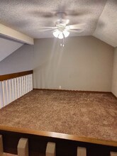 1354 NW Jefferson Ct in Blue Springs, MO - Building Photo - Building Photo