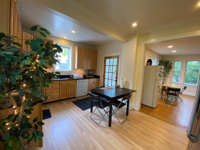 5335 42nd Pl NW, Unit 4