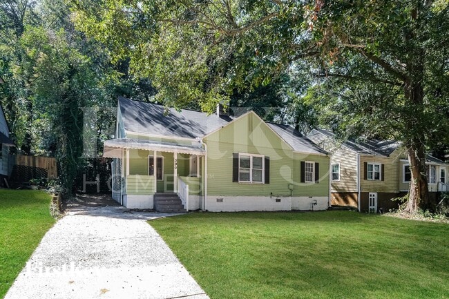 390 Hillside Dr SW in Atlanta, GA - Building Photo - Building Photo