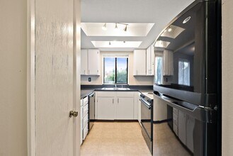 220 Israel Rd SW in Tumwater, WA - Building Photo - Building Photo