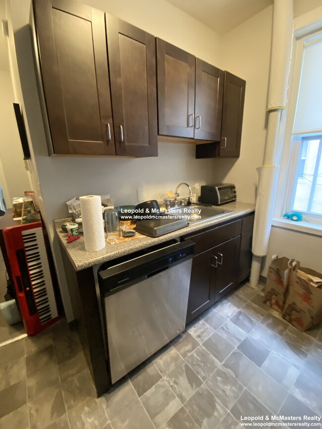 158 Kelton St, Unit Kelton street in Boston, MA - Building Photo - Building Photo