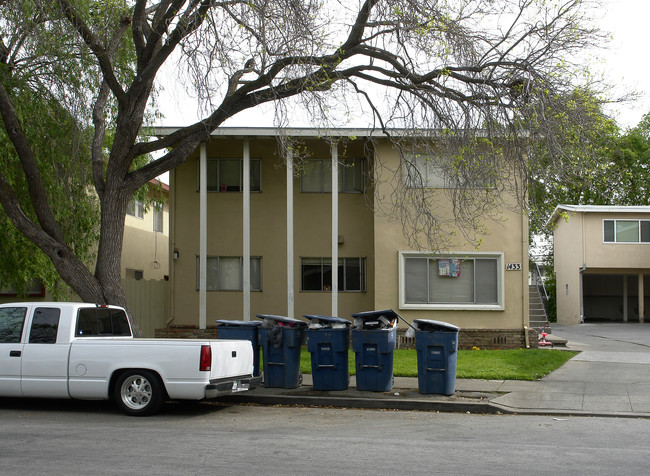 1433 Ebener St in Redwood City, CA - Foto de edificio - Building Photo