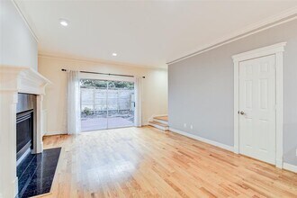 6012 Kirby Dr in Houston, TX - Foto de edificio - Building Photo