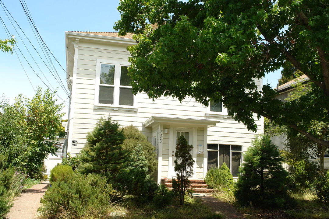 2327 Carleton St in Berkeley, CA - Building Photo