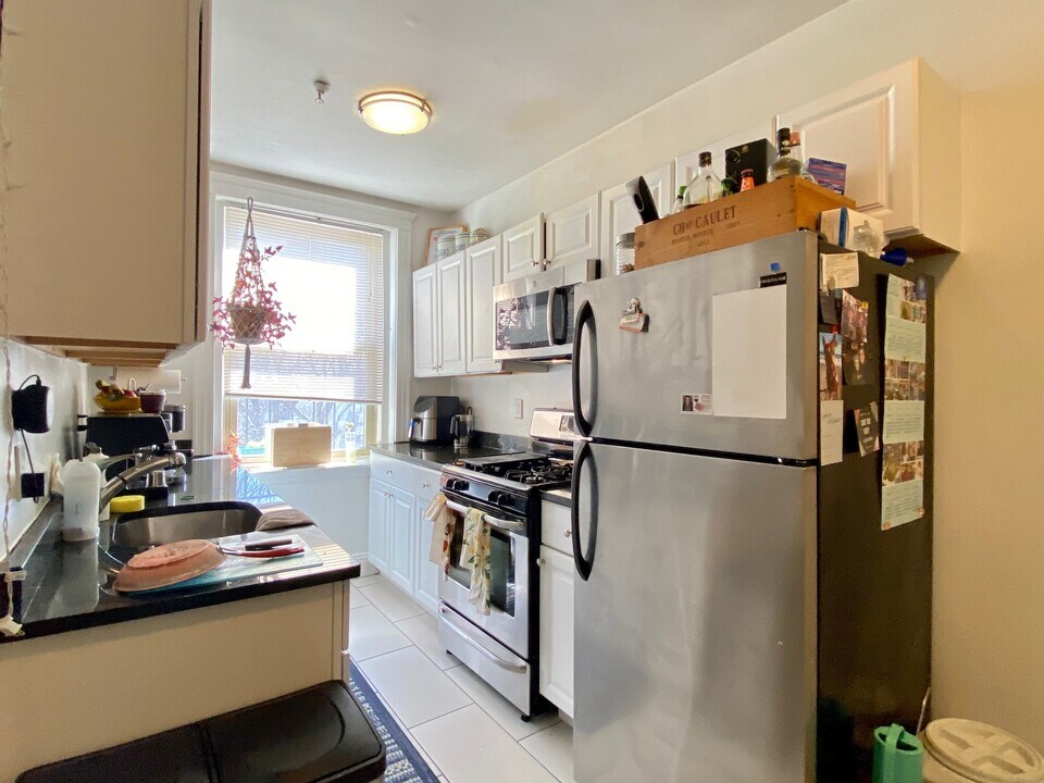 1863 Commonwealth Ave, Unit 51 in Boston, MA - Foto de edificio