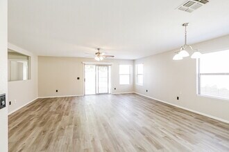 11240 E Sunland Ave in Mesa, AZ - Building Photo - Building Photo