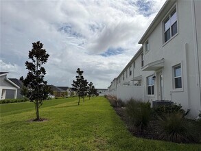 125 Nine Iron Dr in Davenport, FL - Building Photo - Building Photo