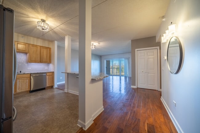 77 N Wolf Rd in Northlake, IL - Building Photo - Building Photo