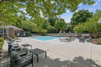 Finley At Fairfax Corner in Fairfax, VA - Foto de edificio - Building Photo