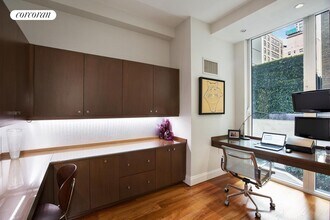 33 W 56th St in New York, NY - Building Photo - Building Photo