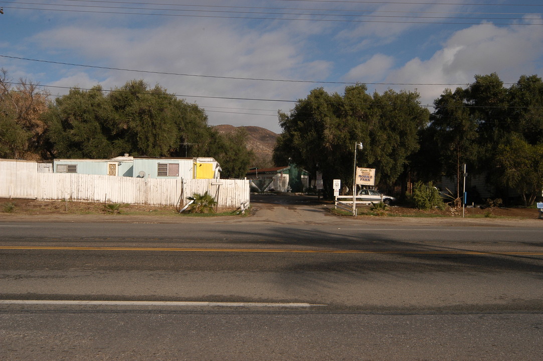 7721 Mission Blvd in Jurupa Valley, CA - Building Photo