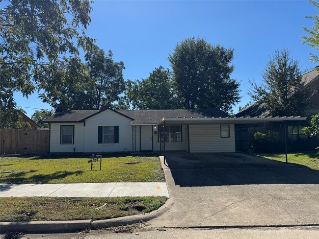 514 Bertloma St in Pasadena, TX - Building Photo - Building Photo