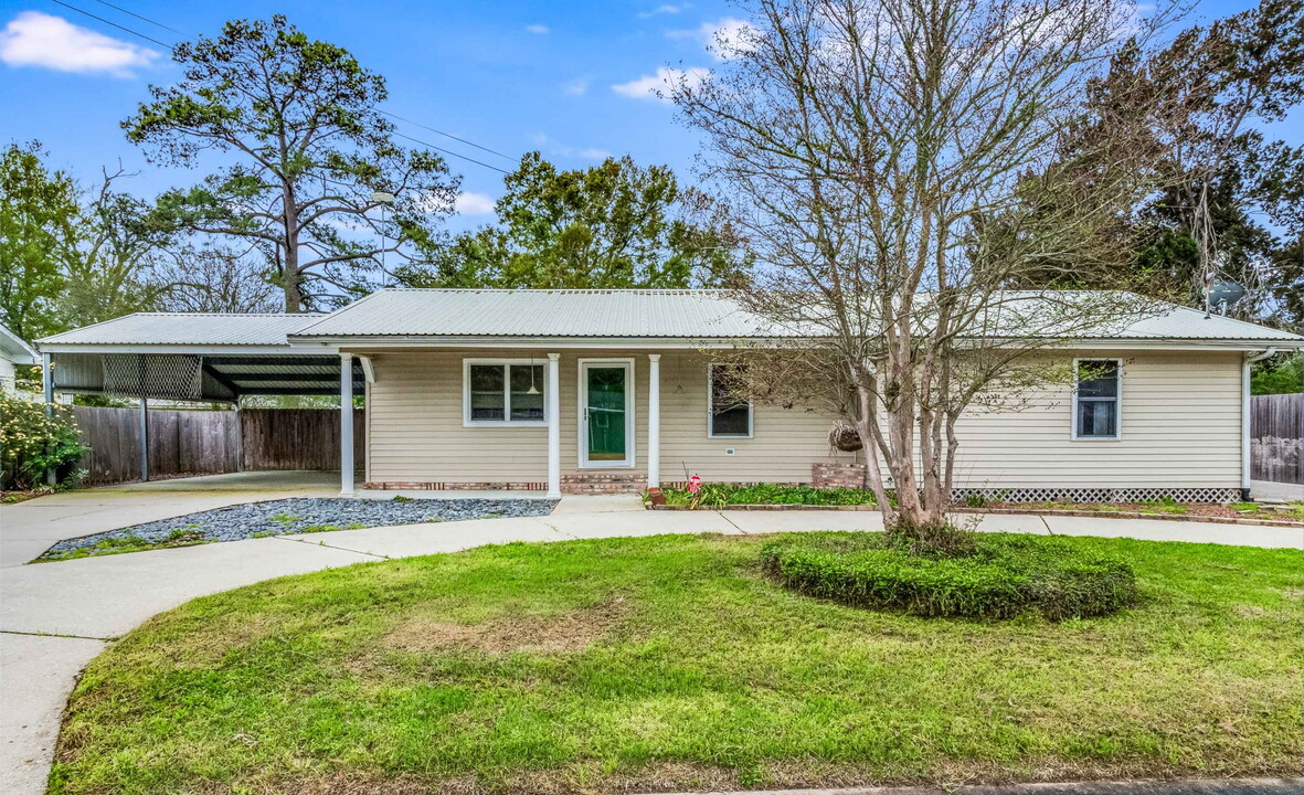 508 Juarez St in New Iberia, LA - Foto de edificio