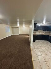 155 W 77th St in Los Angeles, CA - Foto de edificio - Building Photo