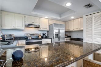 105 Georgetown Blvd in Naples, FL - Foto de edificio - Building Photo