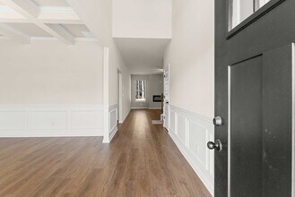 755 Lakehaven Ln in Loganville, GA - Foto de edificio - Building Photo