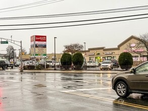 8 West Side Ave in Jersey City, NJ - Building Photo - Building Photo