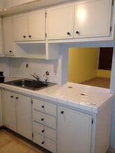 1460 NE 169th St in North Miami Beach, FL - Building Photo - Building Photo