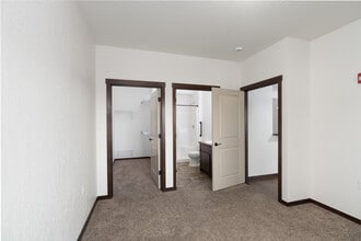 The Residence at River Run in Spokane, WA - Foto de edificio - Interior Photo